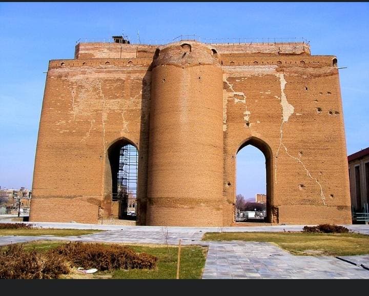 ارگ علیشاه (بقایای مسجد علیشاه)